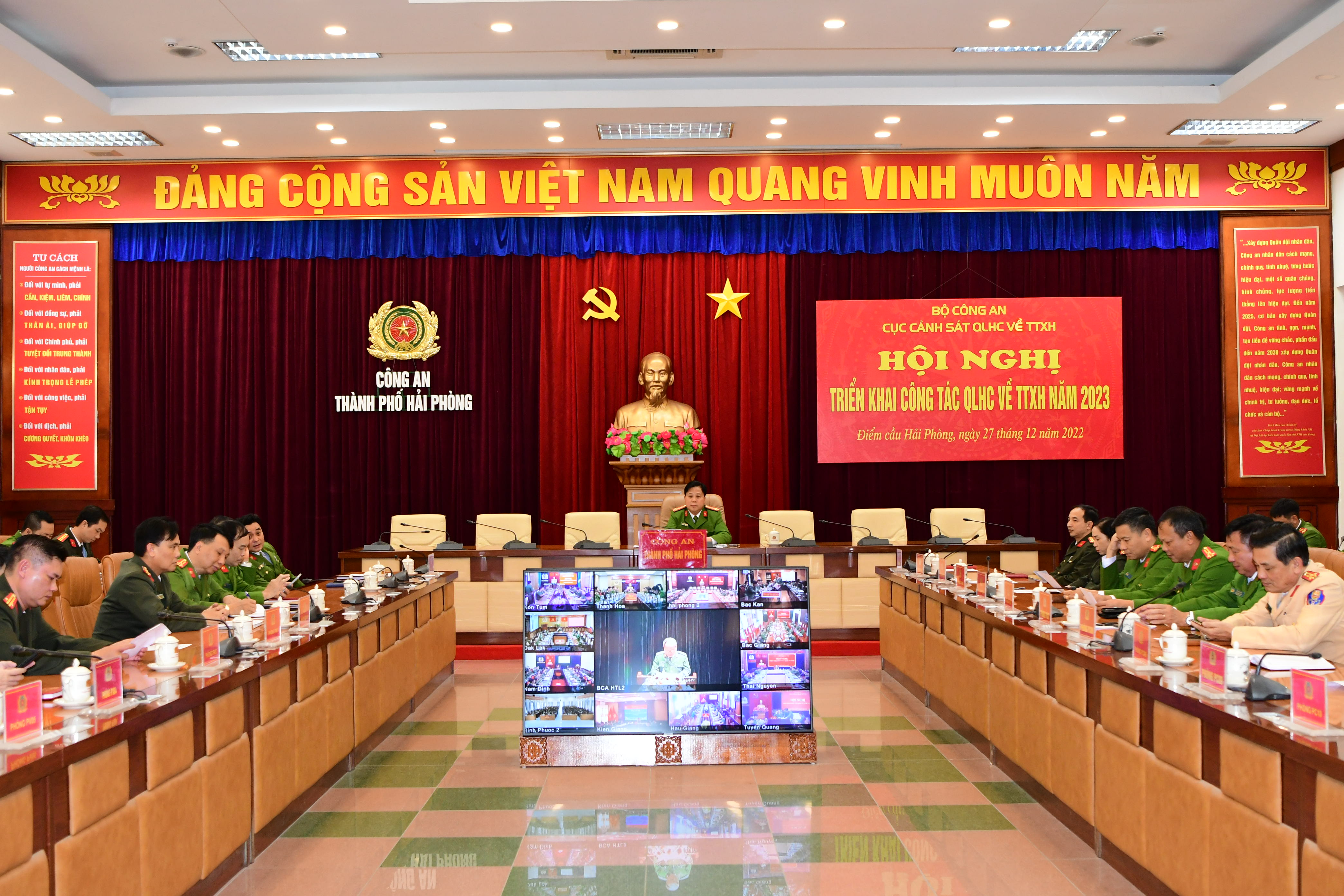 Triển khai danh mục dịch vụ công trực tuyến toàn trình, một phần cung cấp trên Cổng dịch vụ công Bộ Công an